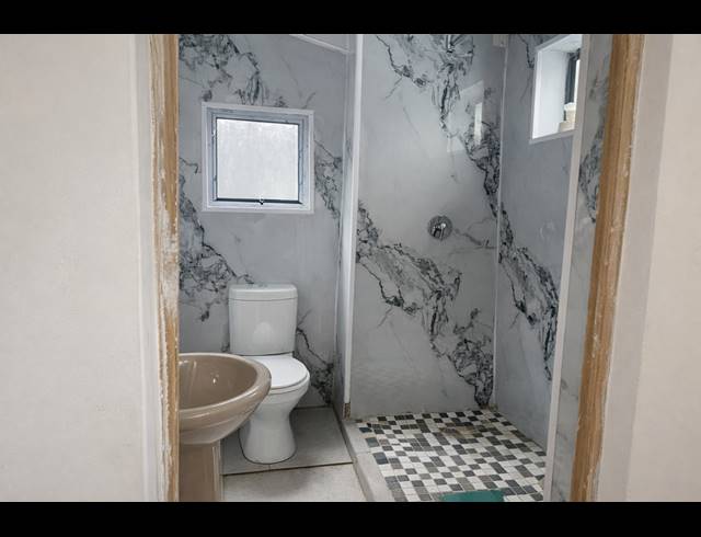 1 bed property to rent in LYTTELTON MANOR